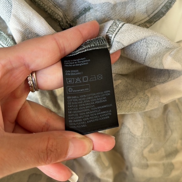 • H & M Cami zip up. - Picture 8 of 8